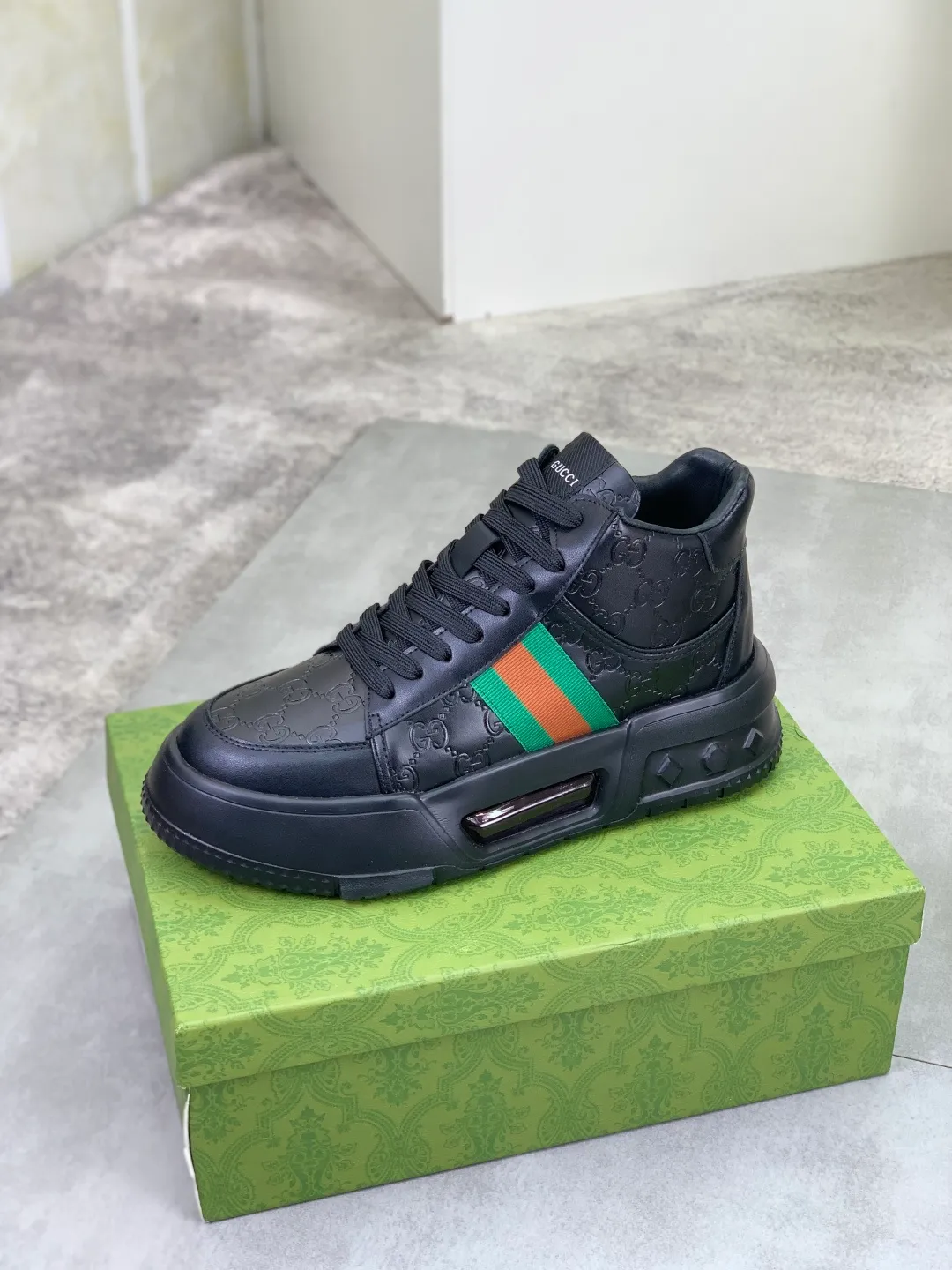 Men's shoes P440 💰[New style]🆘 The latest model from Gucci GUCCI official website🎁Classic casual fashion high-top men's shoes👟Best model💥The version is simple and elegant, exclusive for trendy men. Unique official website latest brand elements👑Gucci original decoration, fashionable and generous, the fabric is original soft calfskin➕Comfortable soft first-layer pigskin lining ✅The official website specifies the wear-resistant casual outsole, the classic model is taken in kind🎬Color: 4️⃣colors available😍Number: 38-44